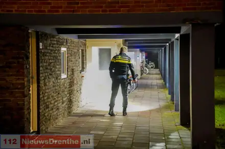 Politie krijgt melding van woningoverval, één persoon gewond — foto 3 van 4