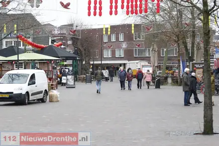 Niet-essentiële winkels zijn weer geopend in Nederland — foto 1 van 2