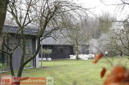 Brand in schuur aan de Waterkampenweg in Noord-Sleen — foto 3 van 3