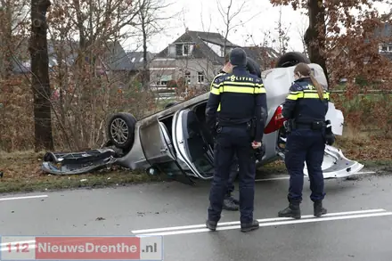Bestuurster verliest macht over het stuur in Erica — foto 1 van 4