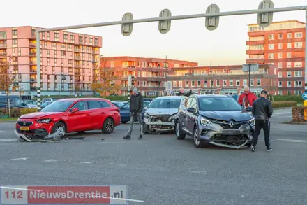 Automobilist raakt gewond bij ongeluk op Hondsrugweg in Emmen — foto 4 van 4