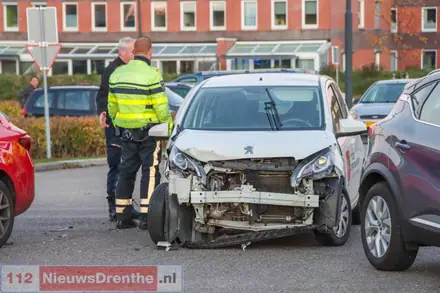 Automobilist raakt gewond bij ongeluk op Hondsrugweg in Emmen — foto 3 van 4