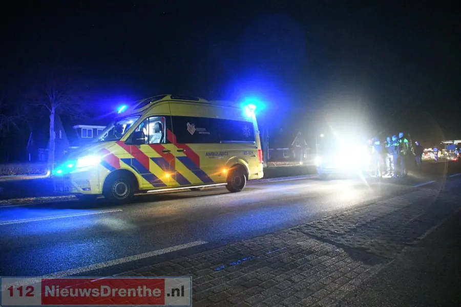Voetganger raakt gewond na botsing met personenauto.