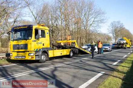 Meerdere auto’s botsen op elkaar op N381 bij Emmen — foto 9 van 9