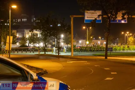 Verdacht pakketje aangetroffen bij hoofdingang van het Scheper ziekenhuis Emmen — foto 3 van 7