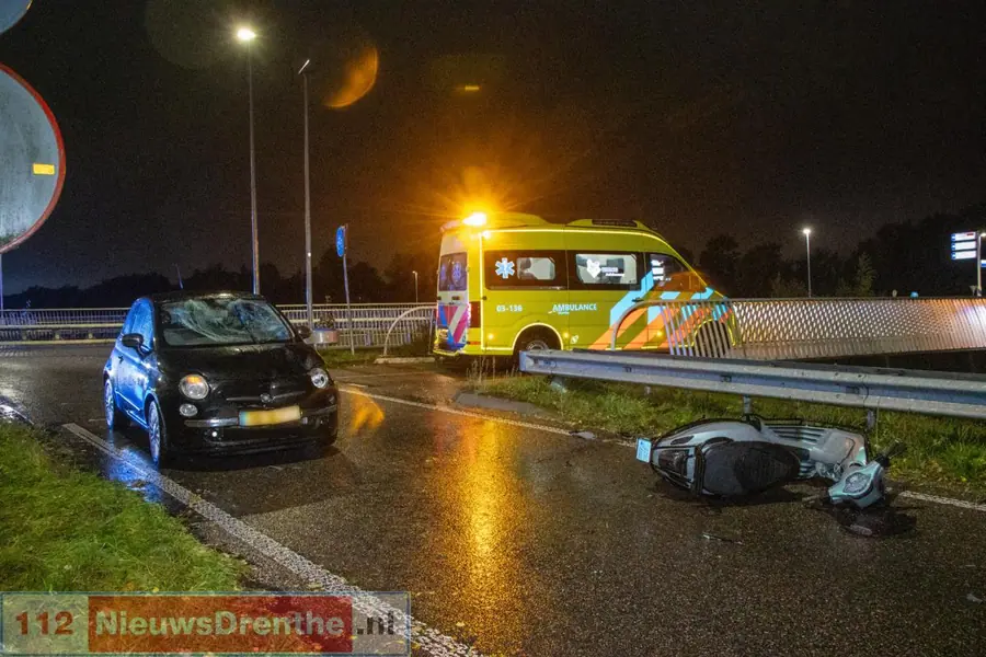 Automobilist en scooterrijder komen in botsing aan de Statenweg in Emmen