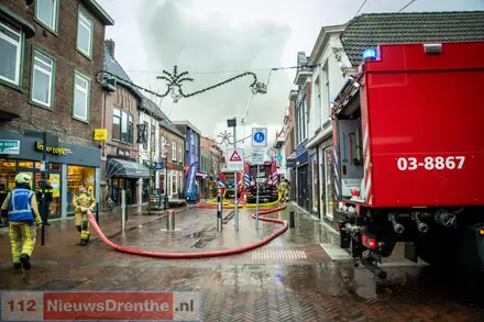 Uitslaande brand in woning zorgt voor grote rookontwikkeling in Coevorden [Video] — foto 2 van 8