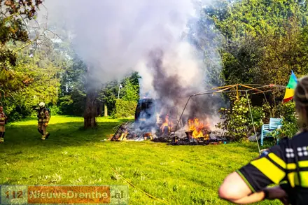 Stevige rookontwikkeling bij brand in Emmen — foto 2 van 5