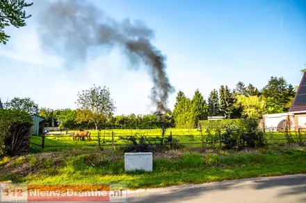 Stevige rookontwikkeling bij brand in Emmen — foto 1 van 5