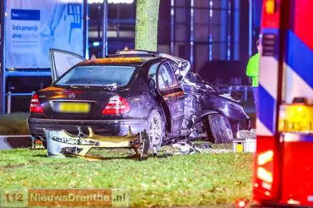 Ernstig ongeval op Nijbracht in Emmen; één persoon door brandweer bevrijd — foto 2 van 4