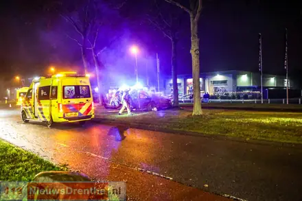 Ernstig ongeval op Nijbracht in Emmen; één persoon door brandweer bevrijd — foto 4 van 4