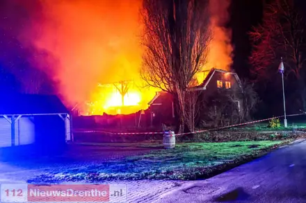 Woning volledig verwoest door uitslaande brand in Barger-Compascuum — foto 6 van 6