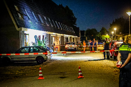 Explosie bij woning in Klazienaveen — foto 1 van 6