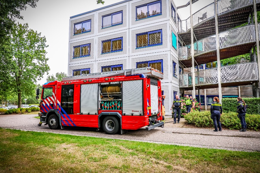 Brandweer uitgerukt voor brandmelding bij zorginstelling De Horst in Emmen