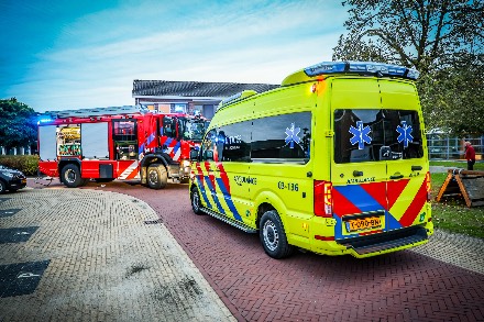 Vier personen naar het ziekenhuis na brand in woonzorgcentrum in Sleen — foto 2 van 9