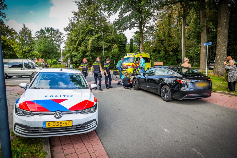 Twee auto’s en fietser betrokken bij ongeval in Emmen