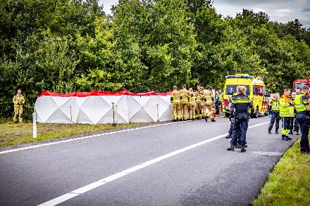 Kind overleden en meerdere gewonden bij zeer ernstig ongeval op A28 bij Beilen — foto 5 van 8